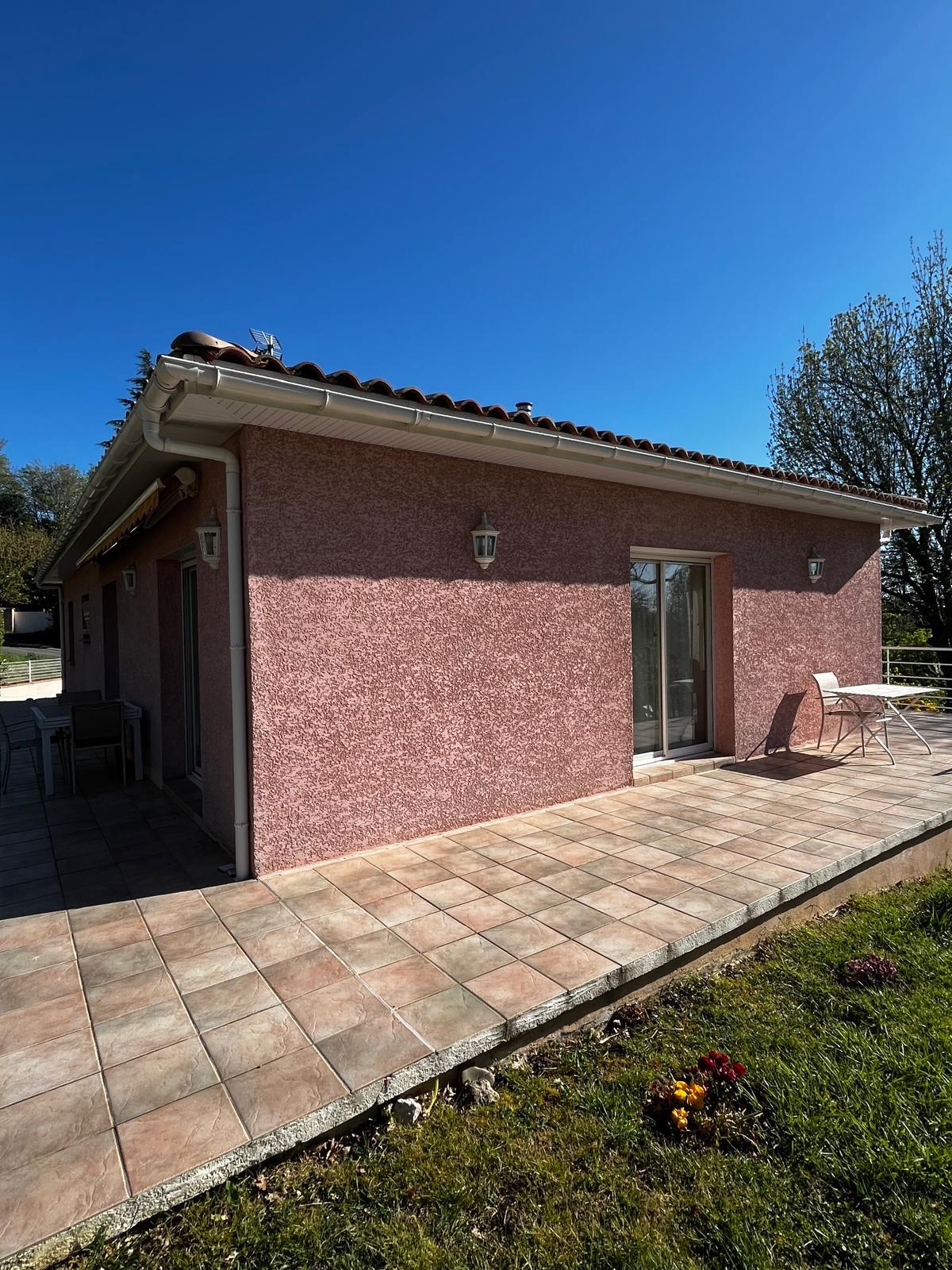 Terrasse avant travaux — rénovation de façade à Péchabou (31320)