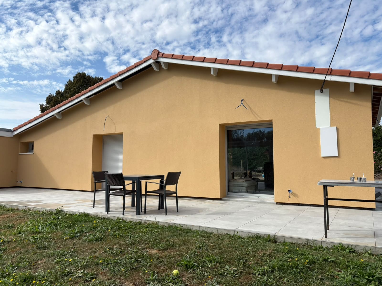 Façade arrière après travaux — isolation thermique par l'extérieur au Vernet (31810)
